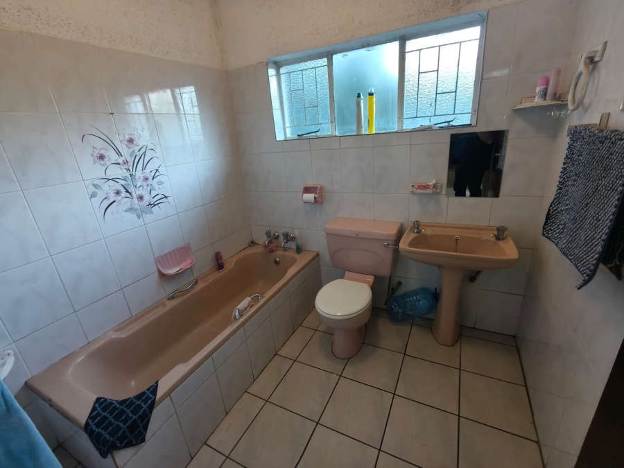 To Let 3 Bedroom Property for Rent in Safari Gardens North West